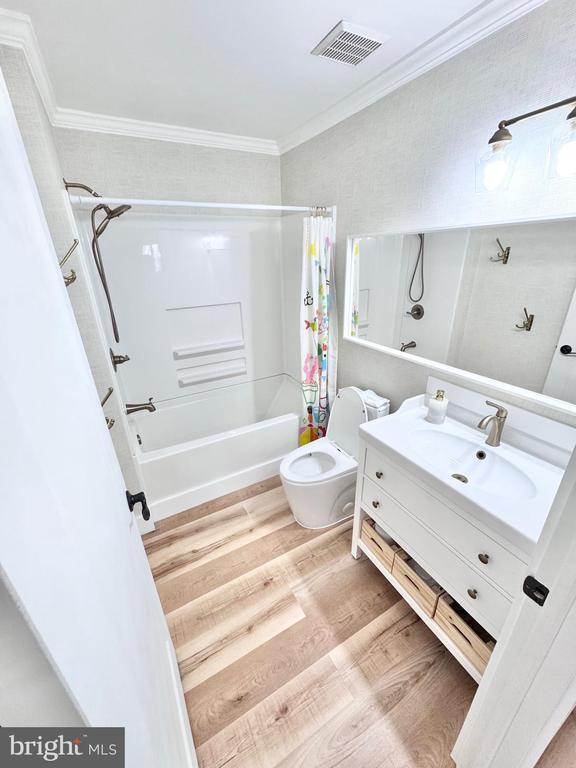 Building Photo - 15 River Oak Dr