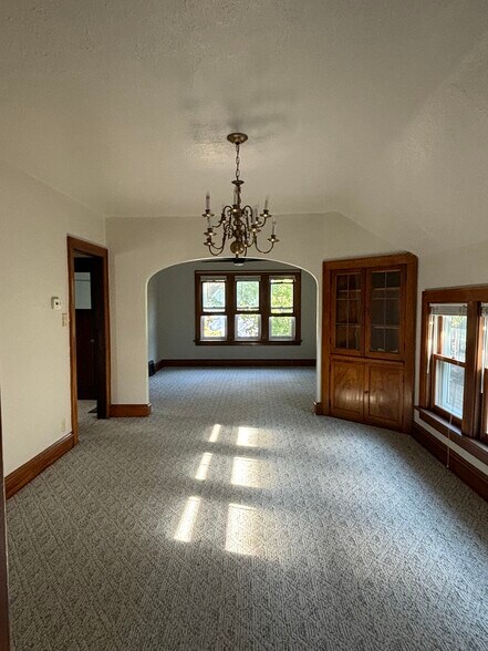 Building Photo - 3235 S Indiana Ave