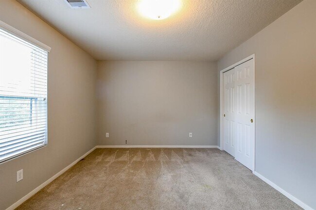 Building Photo - 4819 Fair Oak Dale Ln