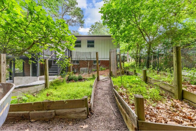 Building Photo - 2904 Sprucewood Dr