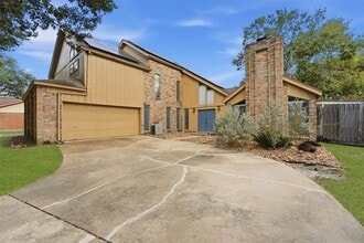 Building Photo - 2408 Chelmsford Ct