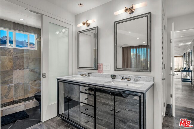 Building Photo - 1 Driftwood St