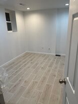 Building Photo - 8205 Londonderry Ct