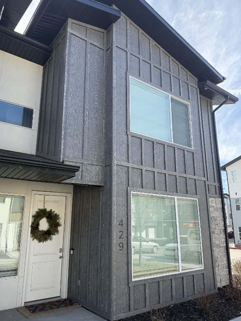 Building Photo - 429 W 40 S