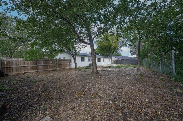 Building Photo - 217 Palomino Dr