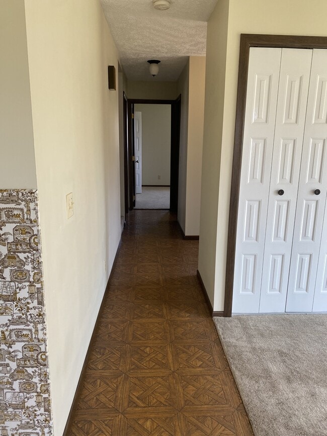 Building Photo - 12460 Collins-Arbogast Rd