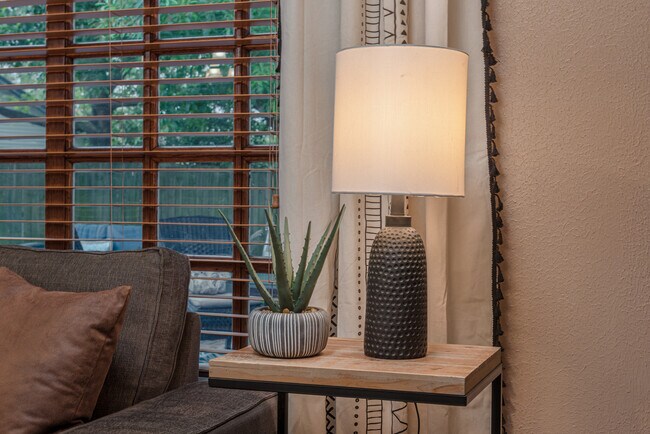 Building Photo - 20415 Linden Tree Dr