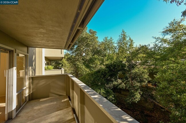 Building Photo - 73 Brookwood Rd