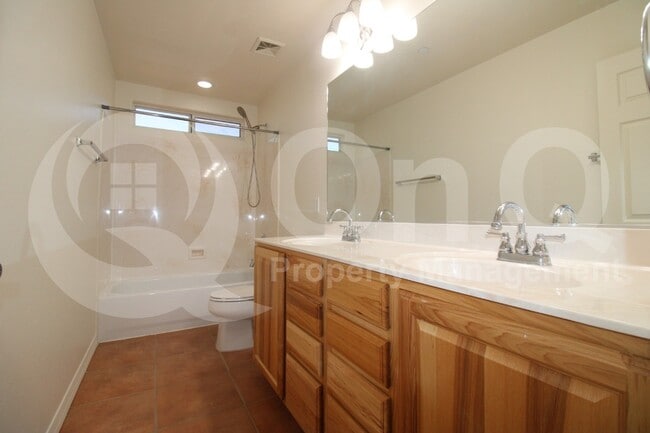 Building Photo - 779 W Calle La Bolita