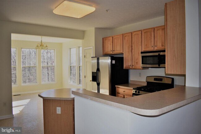 Building Photo - 1481 Pangbourne Way