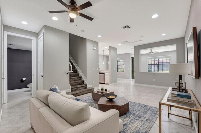 Building Photo - 10850 NW 74th Dr
