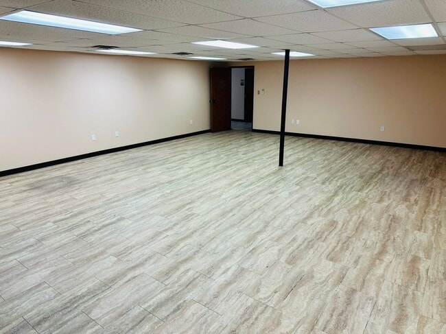 Building Photo - 2307 Bandera Rd