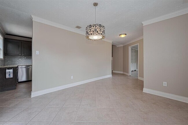 Building Photo - 16006 Glen Mar Dr