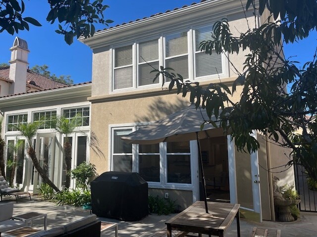 Building Photo - 9 Agostino