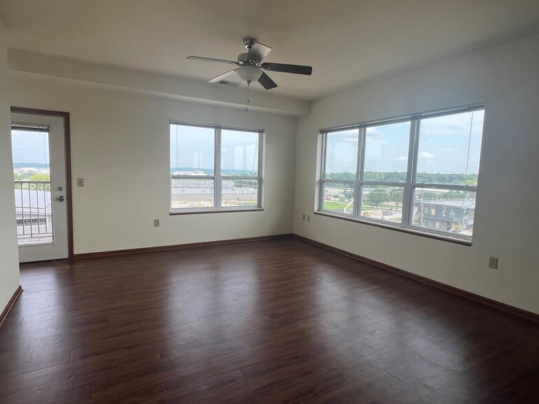 Building Photo - Granite Ridge Apartments