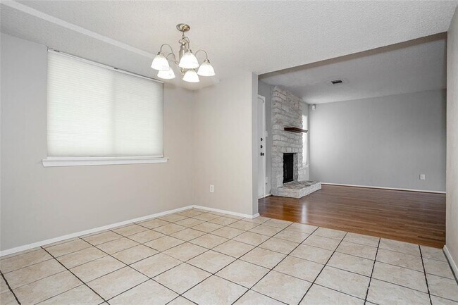 Building Photo - 3611 Gable Dr