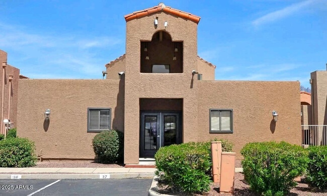 Building Photo - 1745 E Glenn St