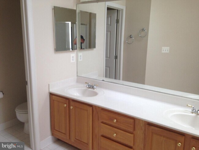 Building Photo - 43442 Katling Square