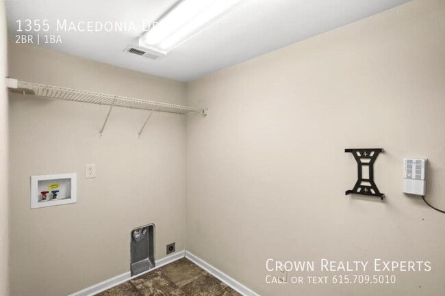 Building Photo - 1355 Macedonia Dr