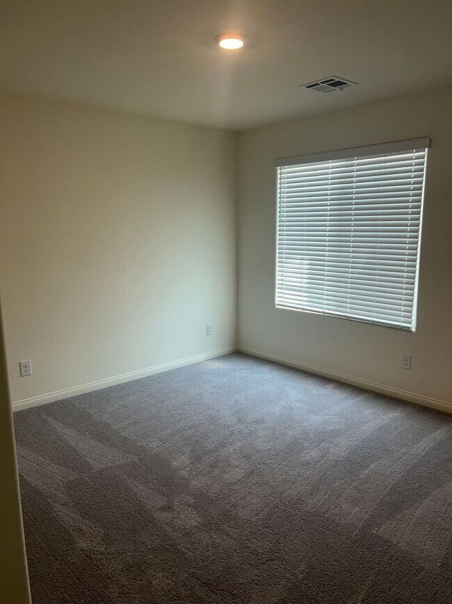 Building Photo - Brand New home In North Las Vegas