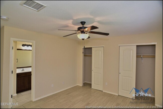Building Photo - 14920 Tim Hardaway