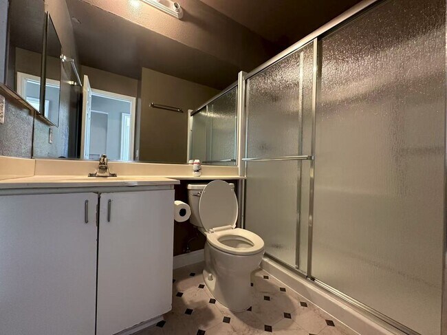Building Photo - 3 Bedroom home for leasing in La Puente