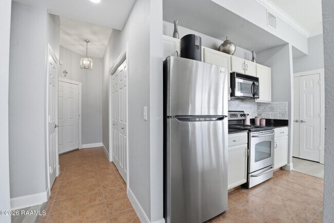 Building Photo - 201 Settlers Trace Blvd