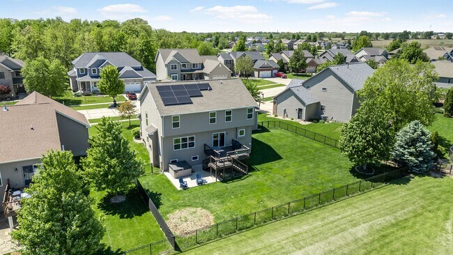 Building Photo - LUXURY 5 BEDROOM HOME AVAILABLE IN MAHOMET