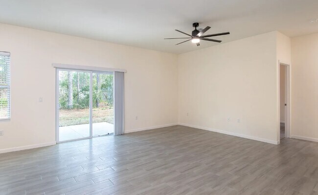 Building Photo - 13905 SW 81 Cir