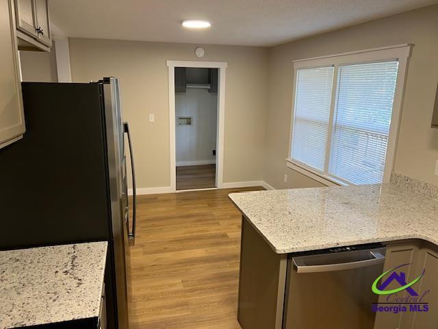 Building Photo - 308 Skyway Dr