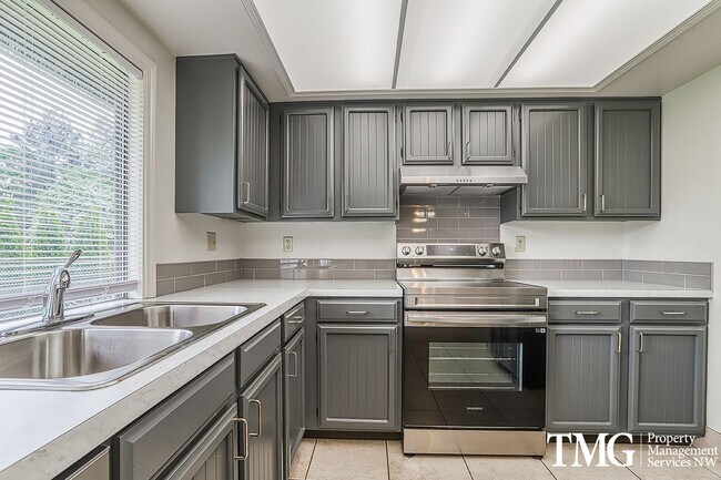 Building Photo - Fully Renovated 3 Bed 2 Bath Home in Mount...