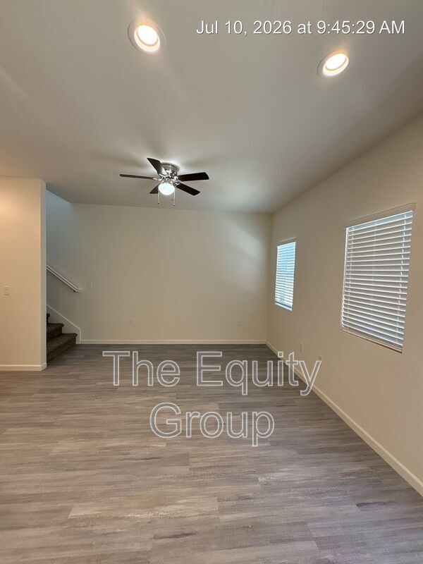 Building Photo - 735 S Pinkham St