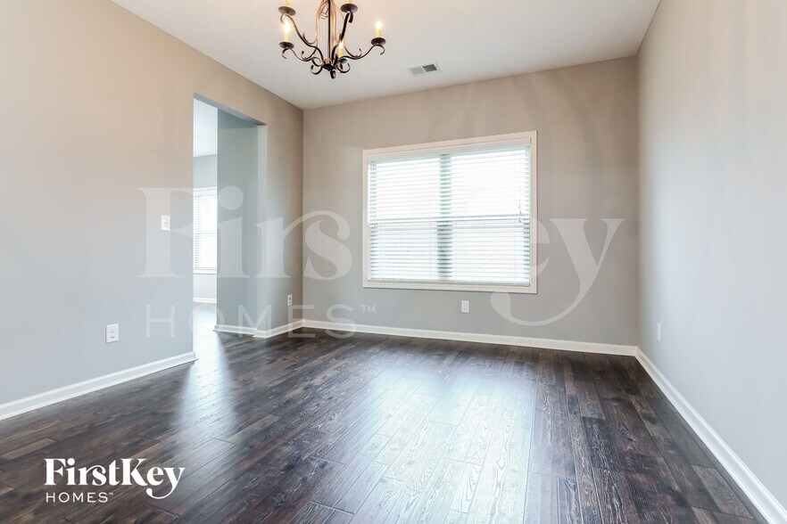 Building Photo - 4218 Spruce Trail