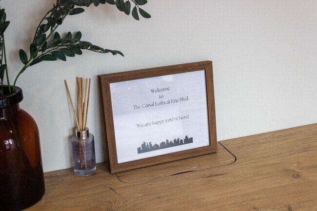 Building Photo - Luxurious 1-Bedroom Apartments in Downtown Schenectady!