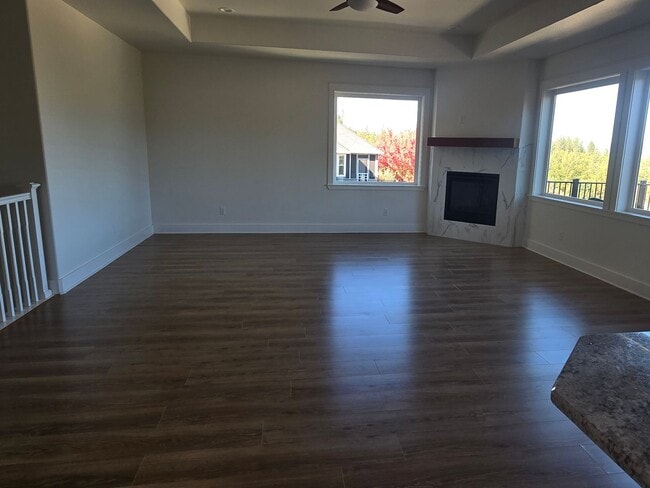 Building Photo - 3 bedroom 2.5 bathroom Custom Built Home