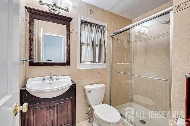 Building Photo - 3993 Park Ave