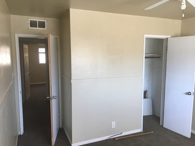 Building Photo - House