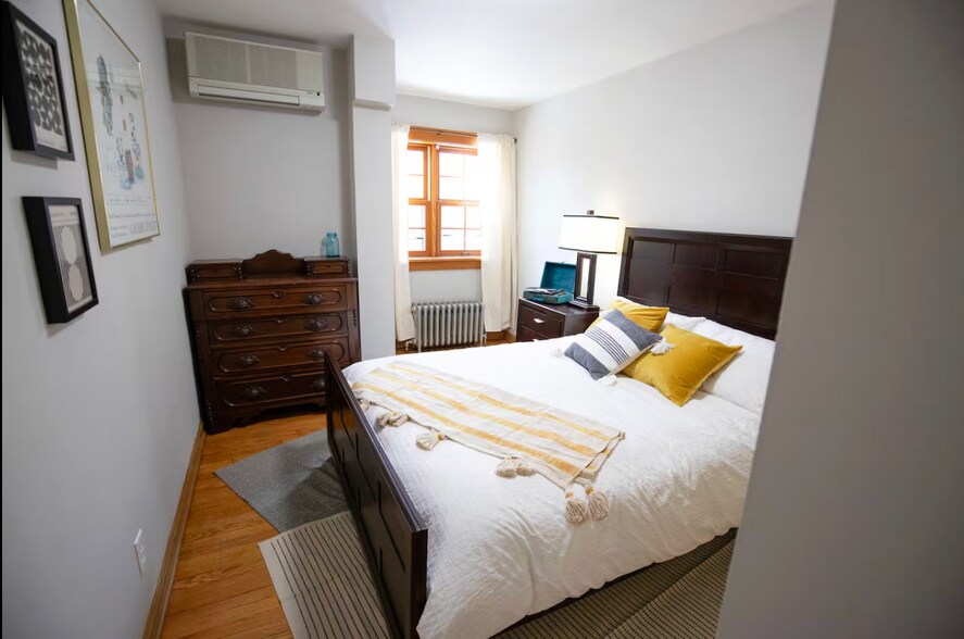 Building Photo - 1802 E Howard Ave