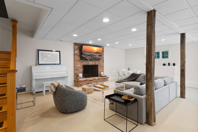 Building Photo - 84 Gunn Hill Rd