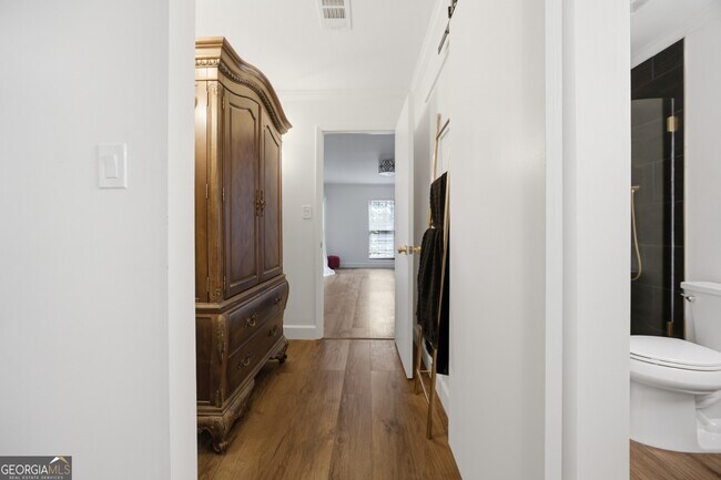Building Photo - 23117 Plantation Dr NE