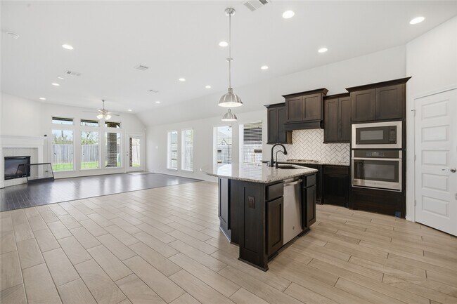 Building Photo - 20427 Noble Arabian Dr