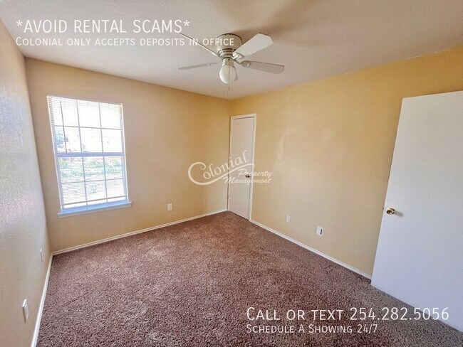 Building Photo - 1703 Benttree Dr