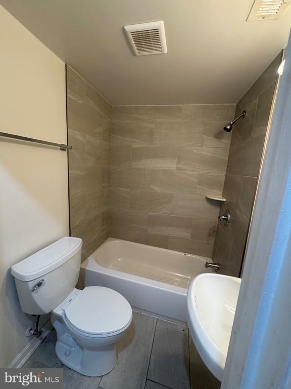 Building Photo - 1108 N Bond St