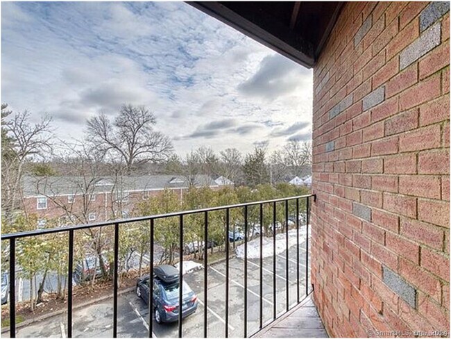 Building Photo - 181 Loomis Dr