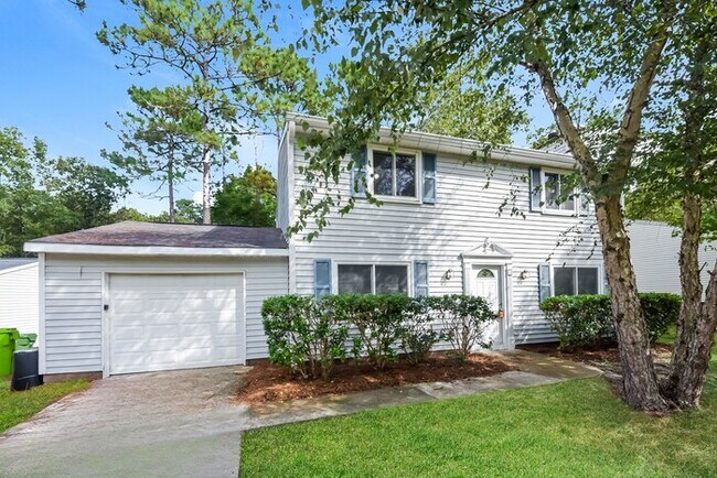 Primary Photo - 5 Forestgate Ct