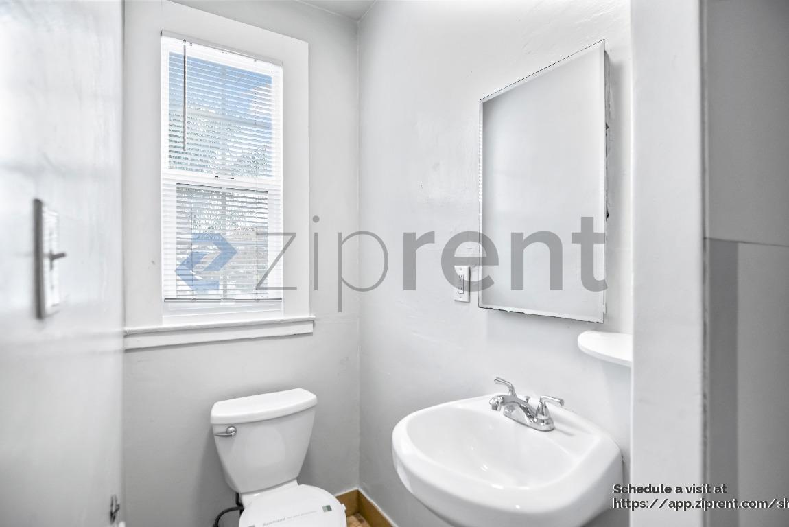 Building Photo - 1209 Campbell St