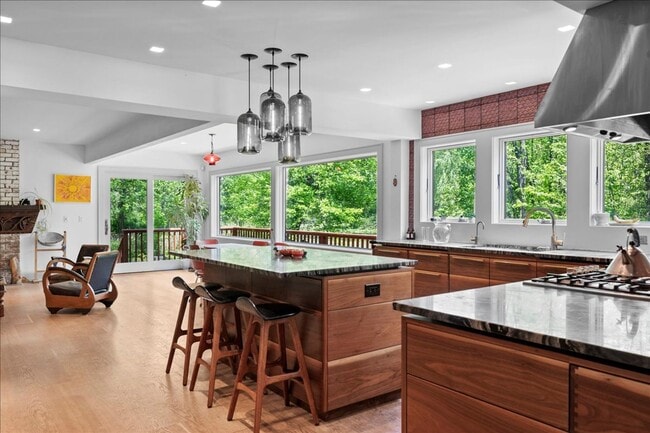 Building Photo - Stunning Updated Home with Private Pond Views in Chappaqua