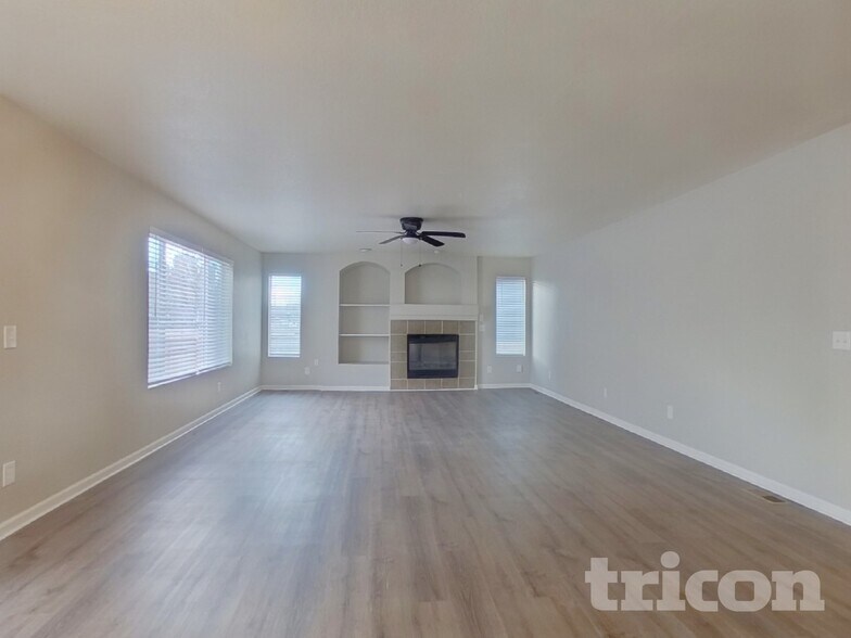 Building Photo - 1933 Prairie Hill Dr