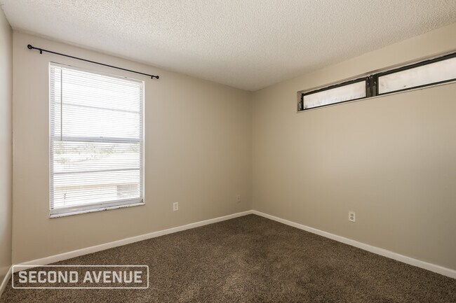 Building Photo - 3809 Pinedale St