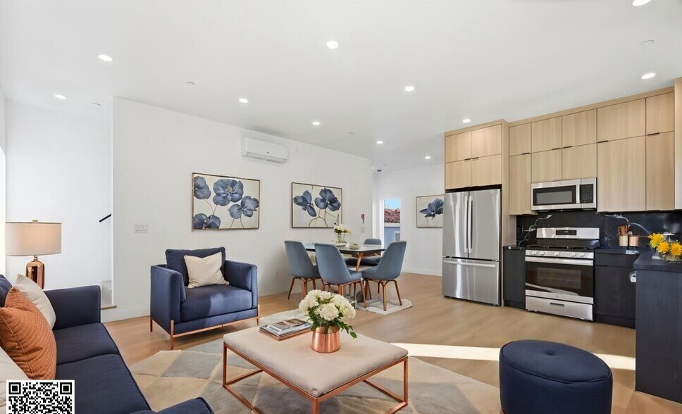 Building Photo - 2835 S Redondo Blvd